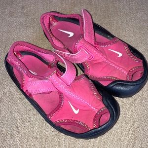 NIKE Baby Water Shoes/Sandals
Baby Size 6 US / 22 EU